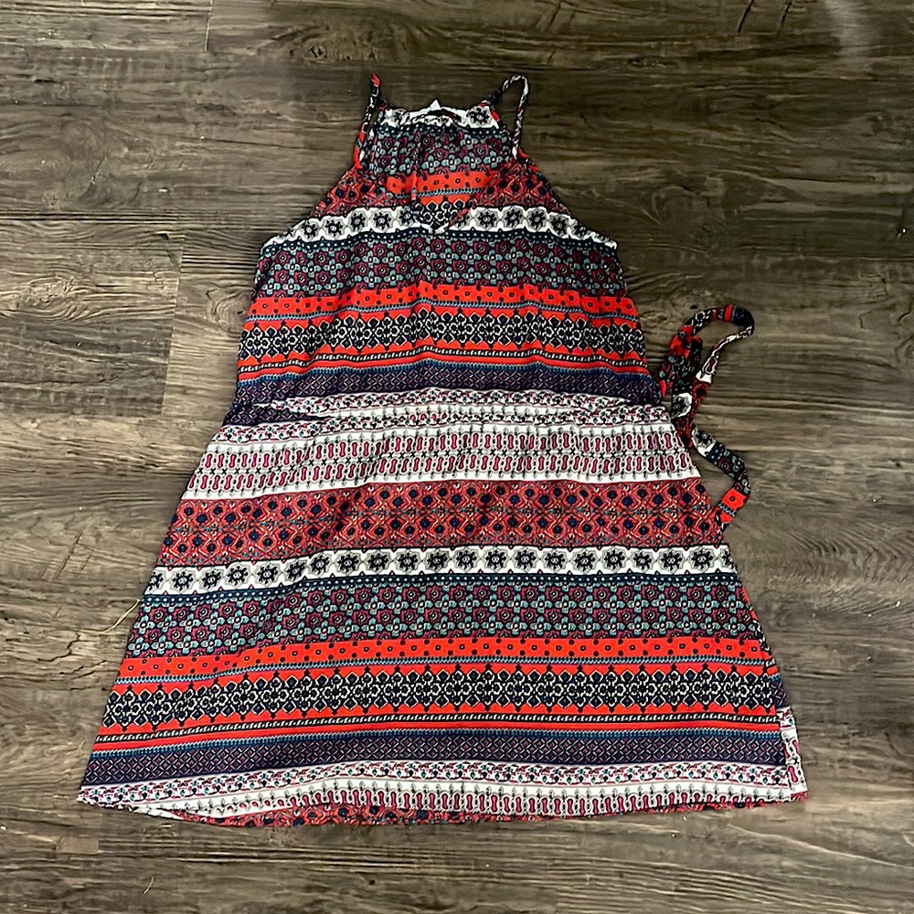 Collective Concepts Large dress! Adjustable waist (ties on the side to cinch)